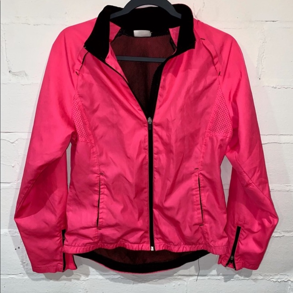 Neón pink windbreaker